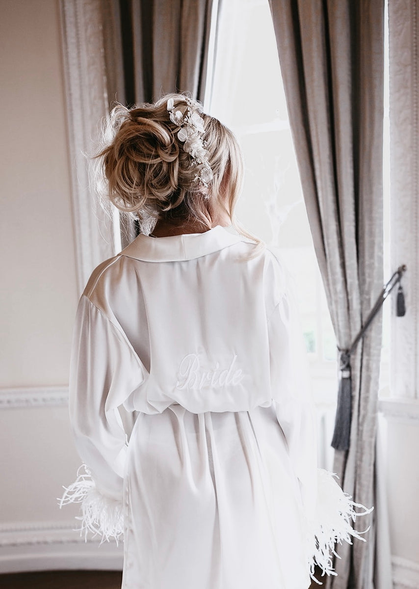 Long white robe on sale bridal